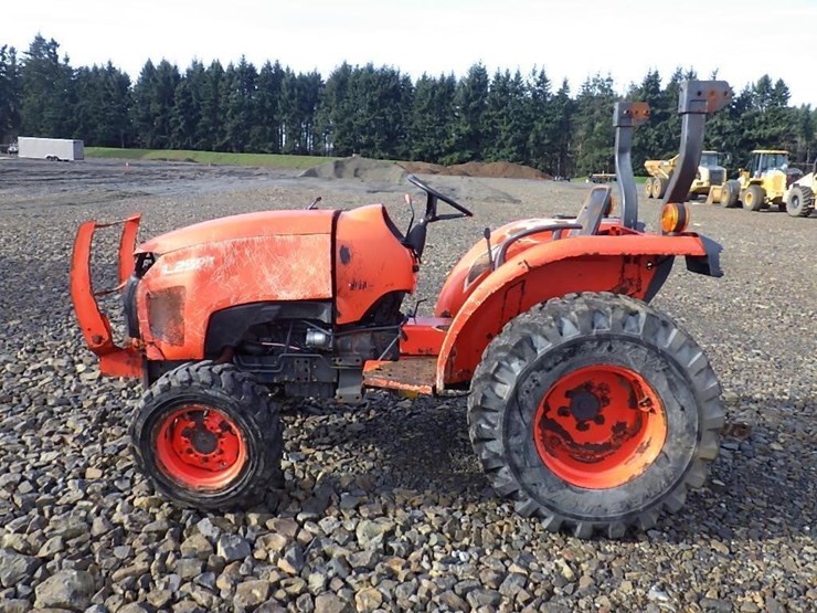 kubota-l2501-image-8