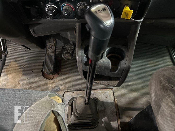 2006-kenworth-t800-image-14