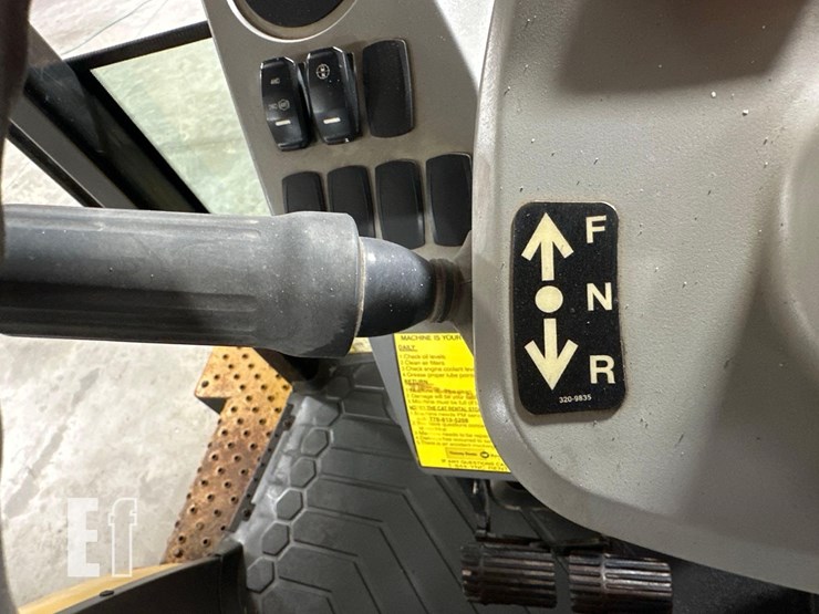 2017-caterpillar-415f2-image-25