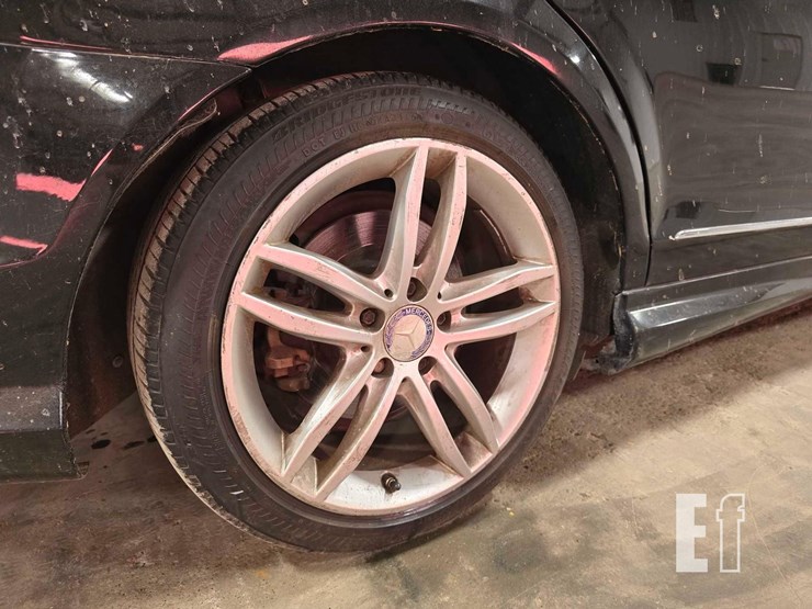 2014-mercedes-benz-c250-image-17