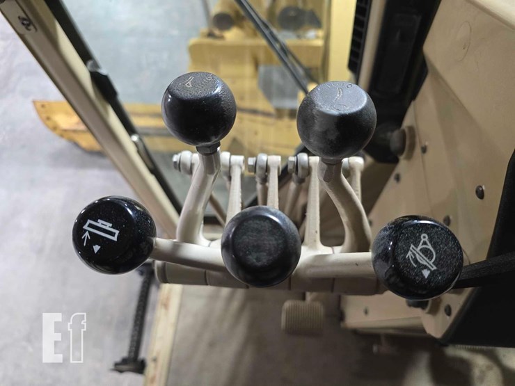 2007-caterpillar-140h-image-17