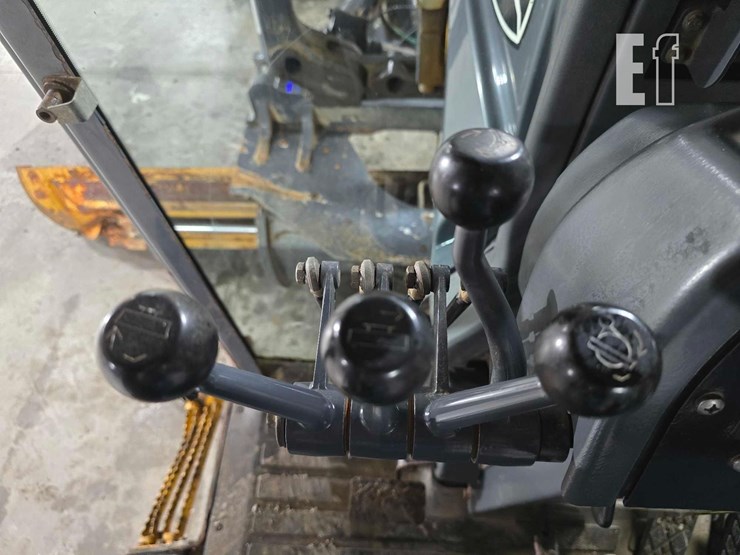 2015-deere-672g-image-17