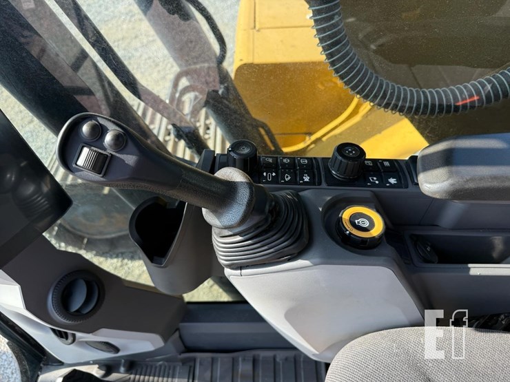 2023-caterpillar-320gc-image-16