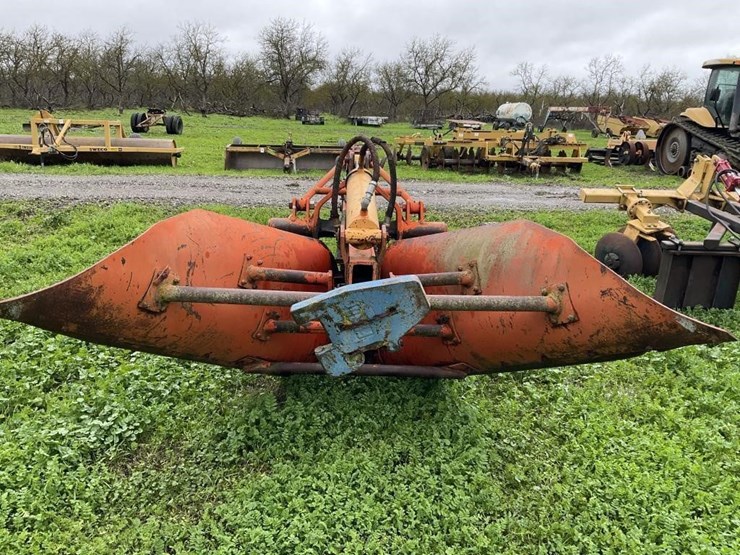 (offsite)-yonkers-johnson-300a-pull-v-ditcher-image-5