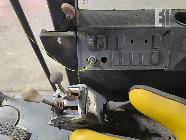 2004-volvo-g60-image-20