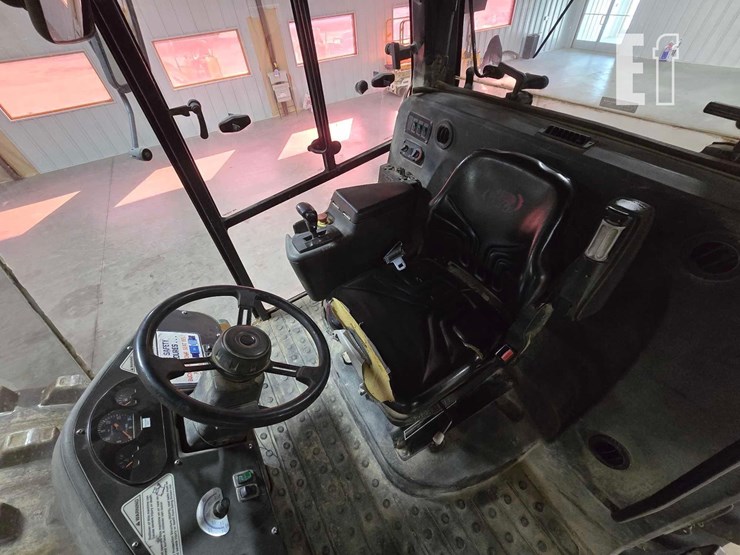 2006-volvo-sd116f-image-13