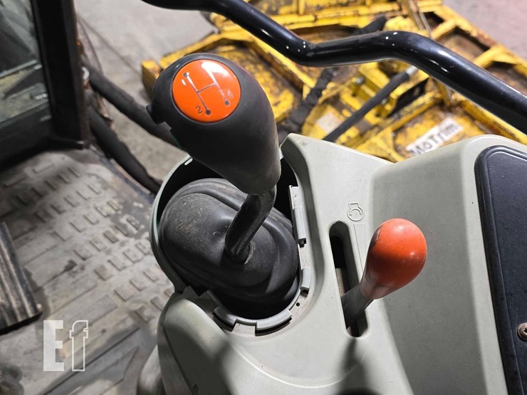 2005-massey-ferguson-5455-image-26