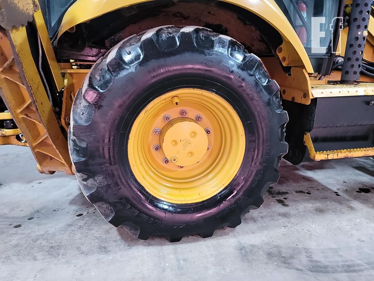 2015-caterpillar-420f-it-image-31