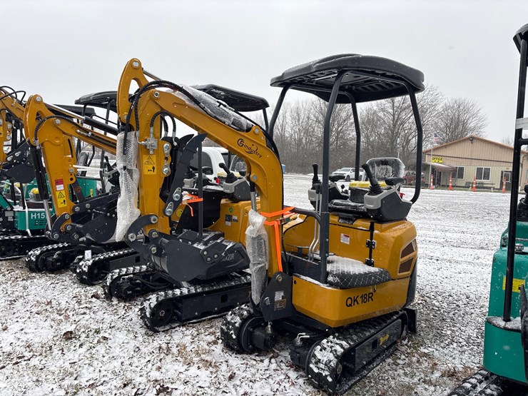 #2007-•-unused-qk18r-mini-excavator-image-1