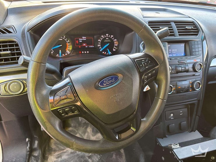 2016-ford-explorer-image-12