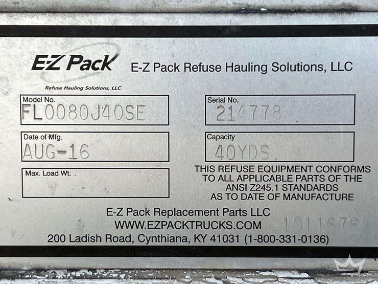 2017-peterbilt-320-image-12