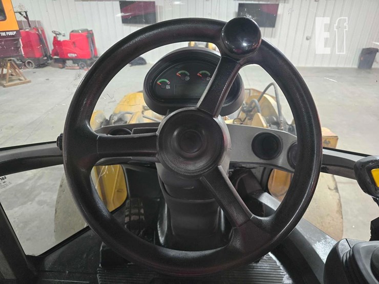 2020-caterpillar-926m-image-15