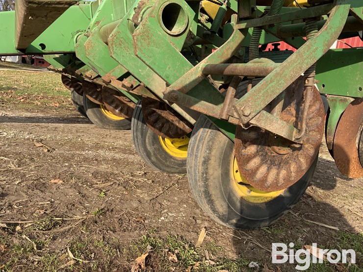 john-deere-7000-image-18