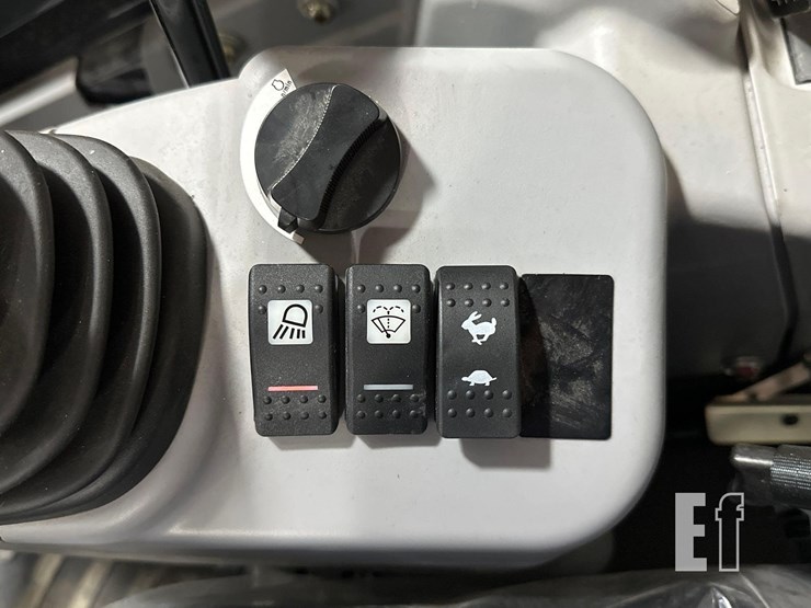 deere-35-p-tier-image-21