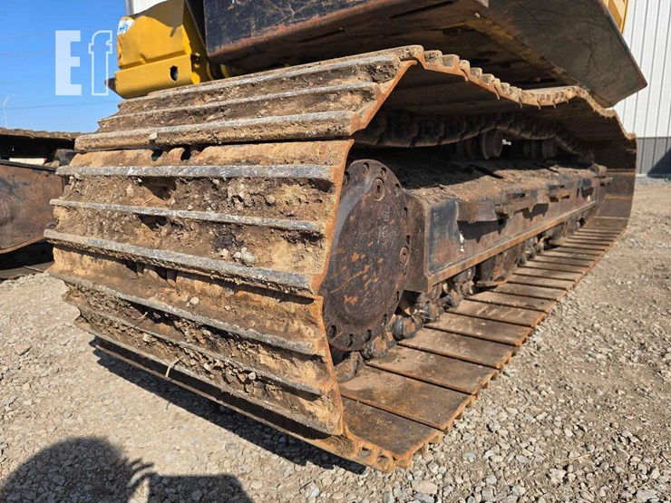 2020-caterpillar-323-image-9