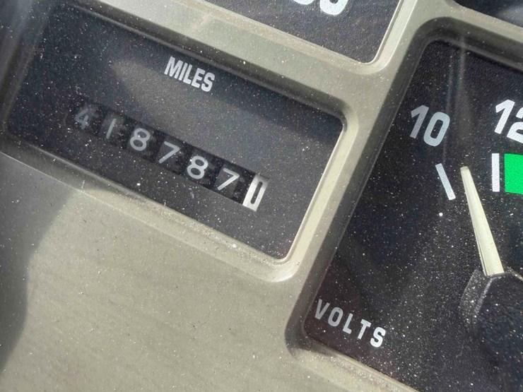 international-4900-image-22