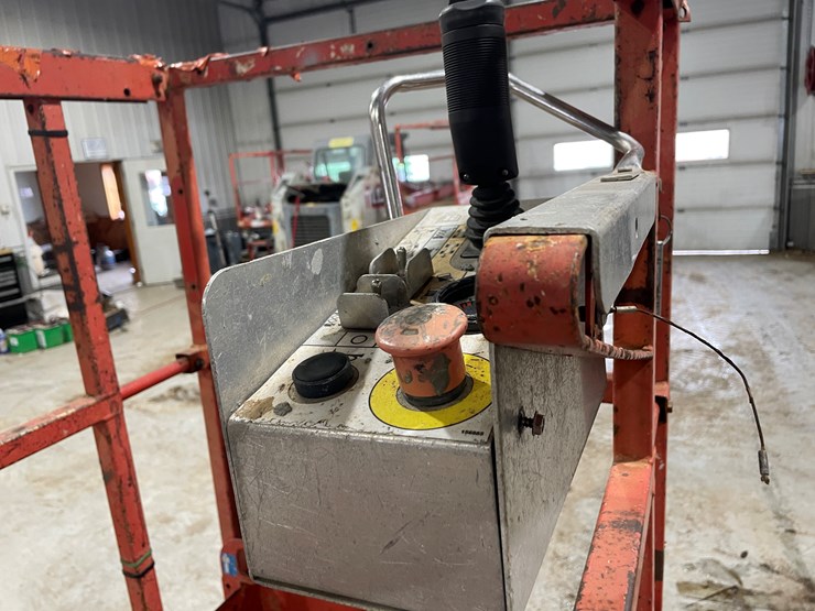 2014-skyjack-sjiii3219-image-19