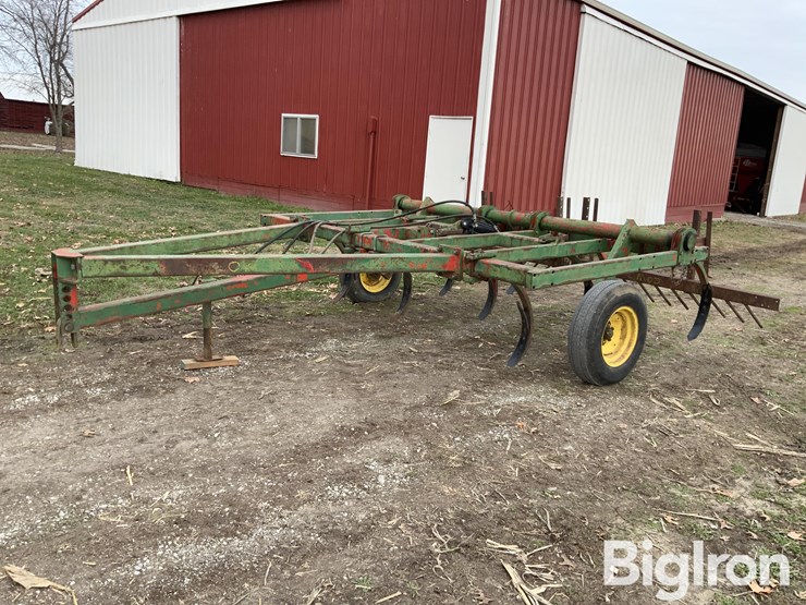 10'-10-shank-chisel-plow-image-1