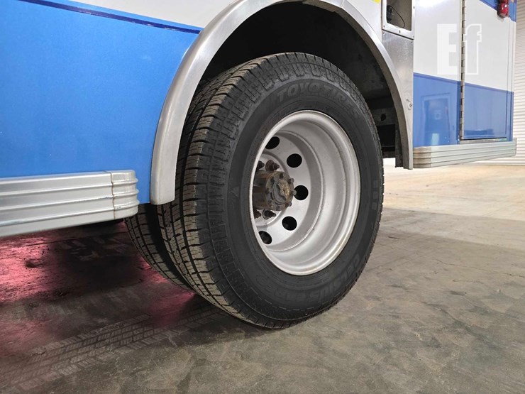 1996-ford-e350-image-26