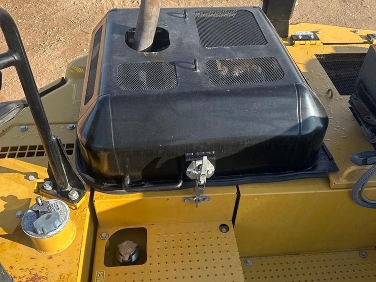 2020-caterpillar-325flcr-image-34