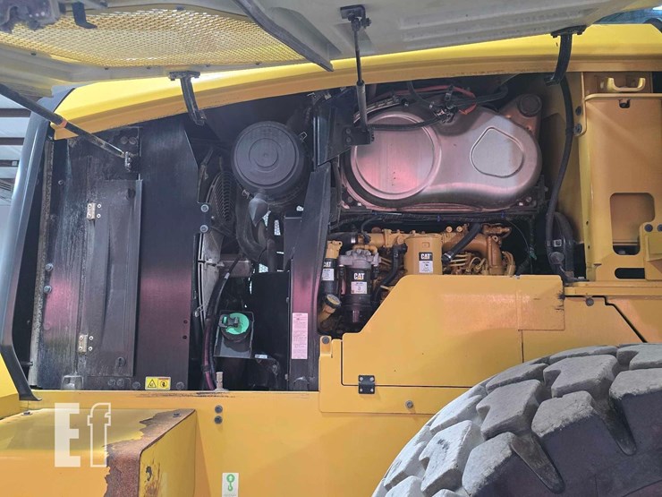 2015-caterpillar-930m-image-26