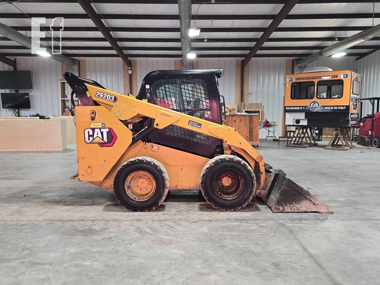 2020-caterpillar-262d3-image-6