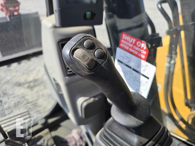 2011-caterpillar-321d-lcr-image-16