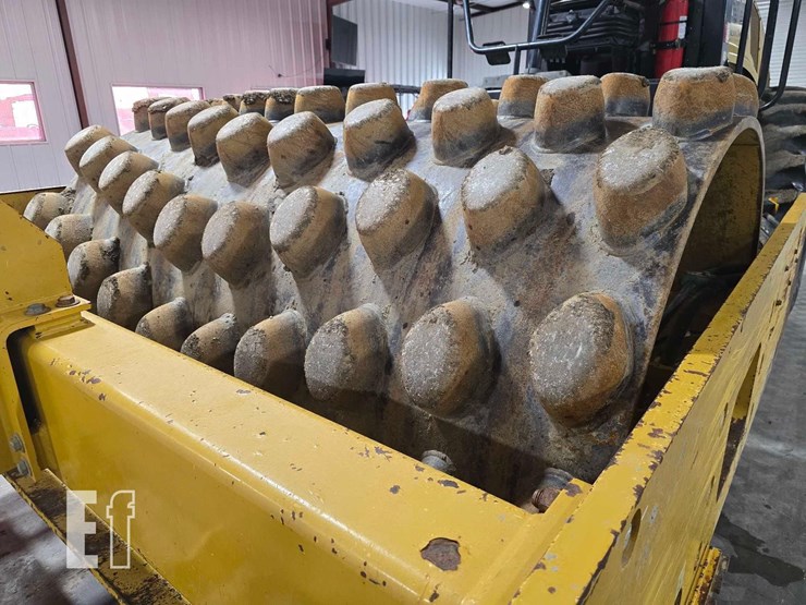 2012-caterpillar-cp56b-image-13