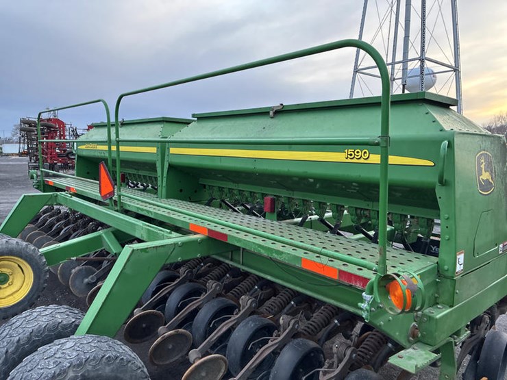 john-deere-1590-image-27