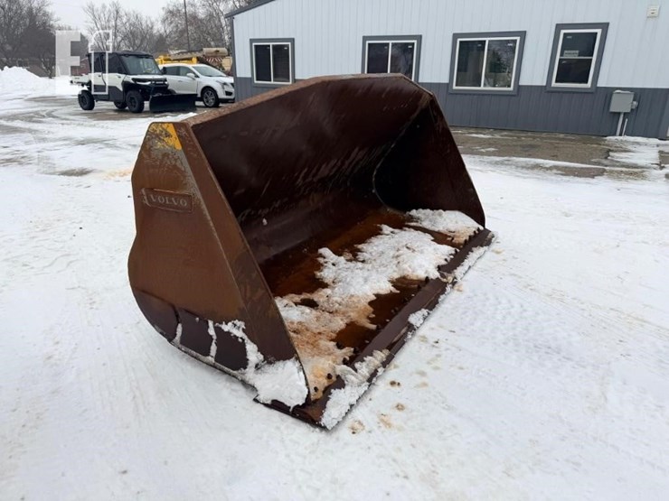 2017-volvo-l110h-image-15