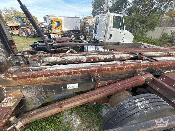 1999-sterling-l9513-image-15