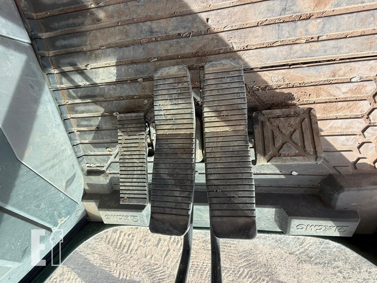 2022-xcmg-xe210u-image-28