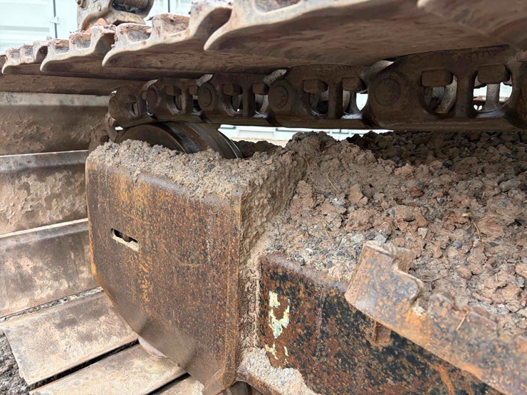 2013-deere-245g-lc-image-8