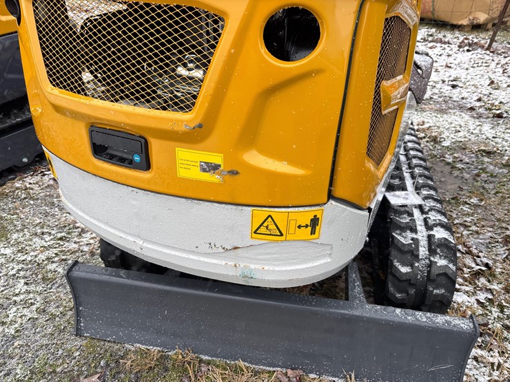 #2011-•-unused-xz20r-mini-excavator-image-6