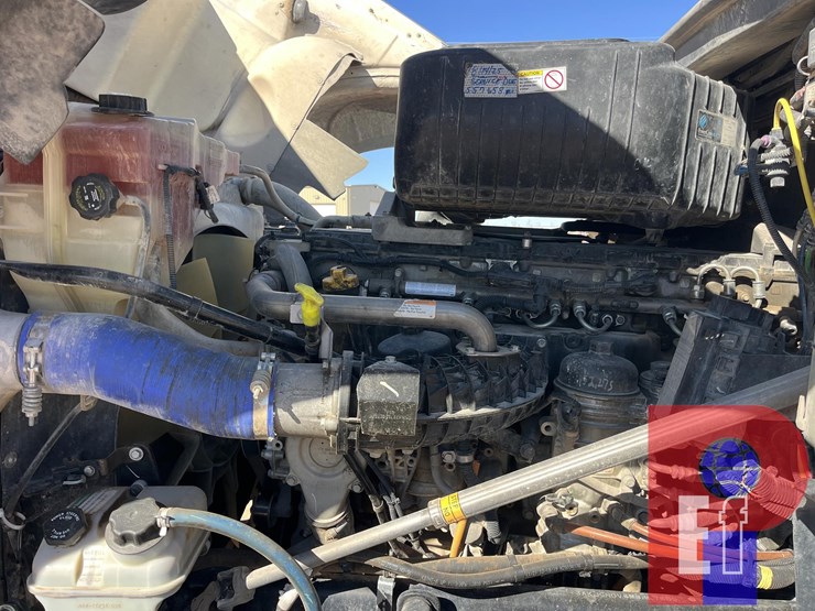 2021-freightliner-coronado-122-sd-image-8