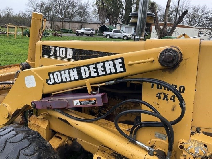 deere-710d-image-9