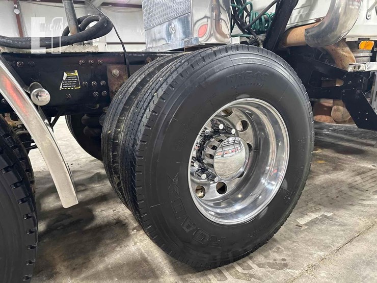 2009-mack-granite-gu713-image-29