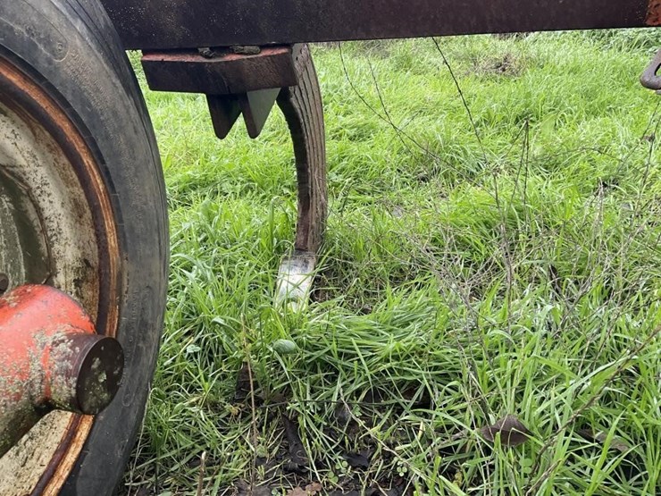 (offsite)-yonkers-johnson-600-2-shank-pull-ripper-image-9