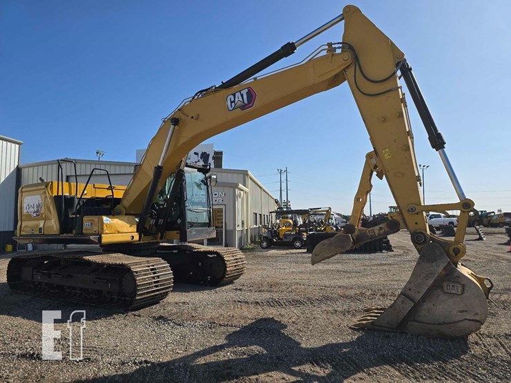 2020-caterpillar-323-image-2