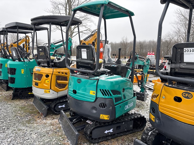 #2005-•-unused-qk16r-mini-excavator-image-5