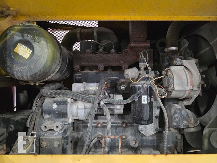 2004-volvo-g60-image-29