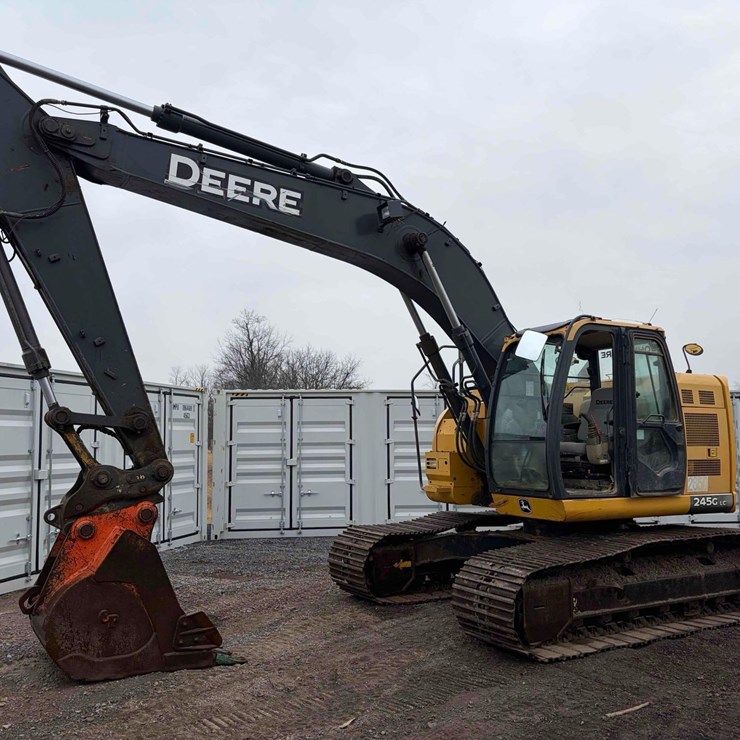 2013 DEERE 245G LC