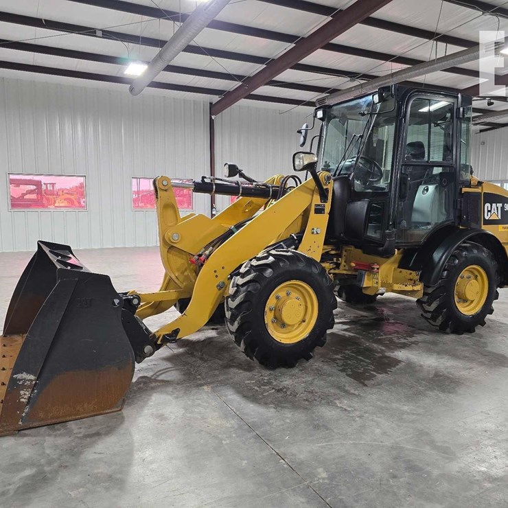 2018 CATERPILLAR 906M