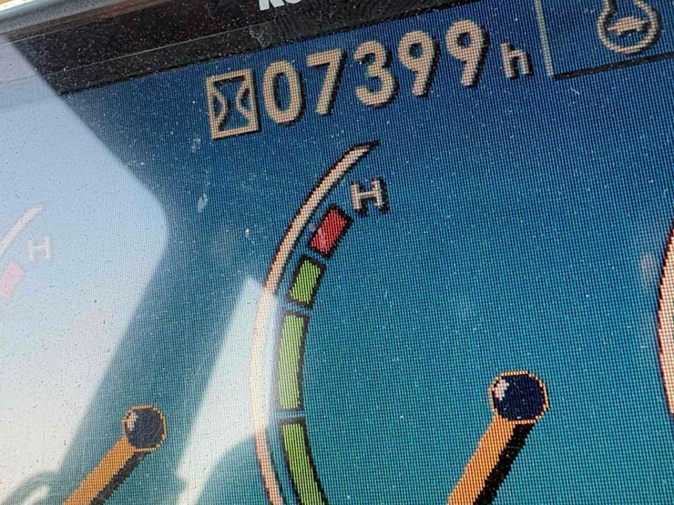 2009-komatsu-pc138-lc-image-22