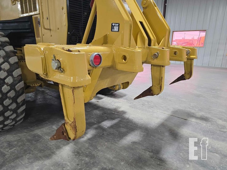 2007-caterpillar-140h-image-12