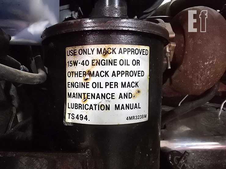 2000-mack-ch613-image-39