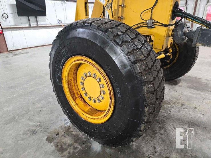 2015-deere-672g-image-25