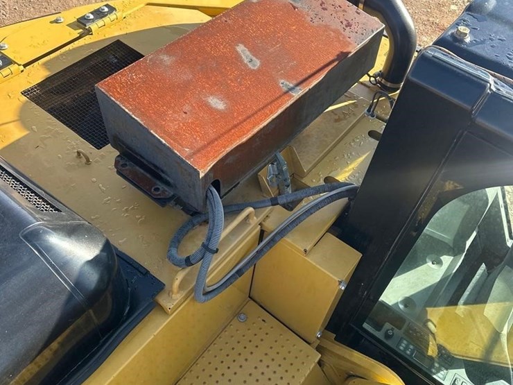 2020-caterpillar-325flcr-image-35