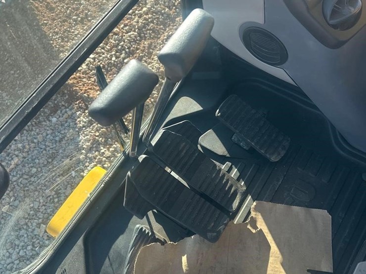 2021-komatsu-pc210-lc-11-image-37