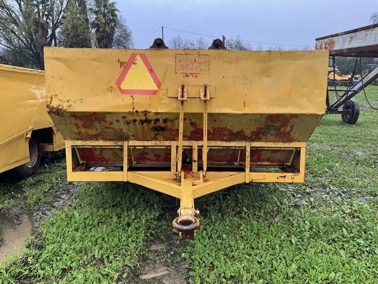 (offsite)-thomas-14'x8'-bottom-dump-nut-cart-image-5